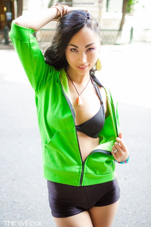 Street Fighter 5 - Laura Matsuda Cosplay full length photo