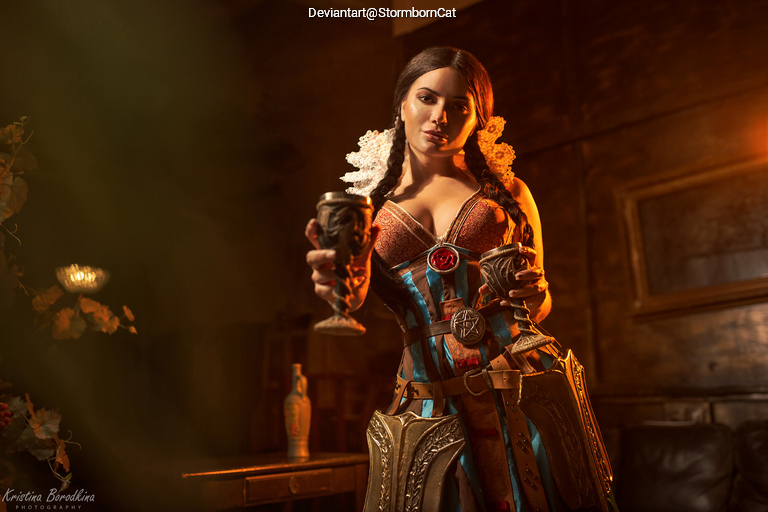 The Witcher 3 - Wild Hunt - Philippa Eilhart Cosplay full body character photo