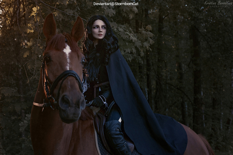 The Witcher 3 - Wild Hunt - Yennefer of Vengerberg Cosplay - full length photo