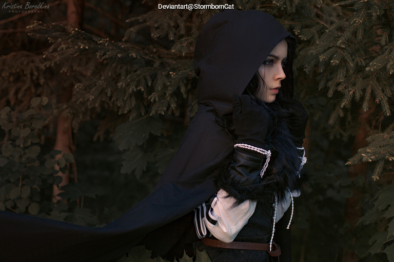 The Witcher 3 - Wild Hunt - Yennefer of Vengerberg Cosplay - full body port.