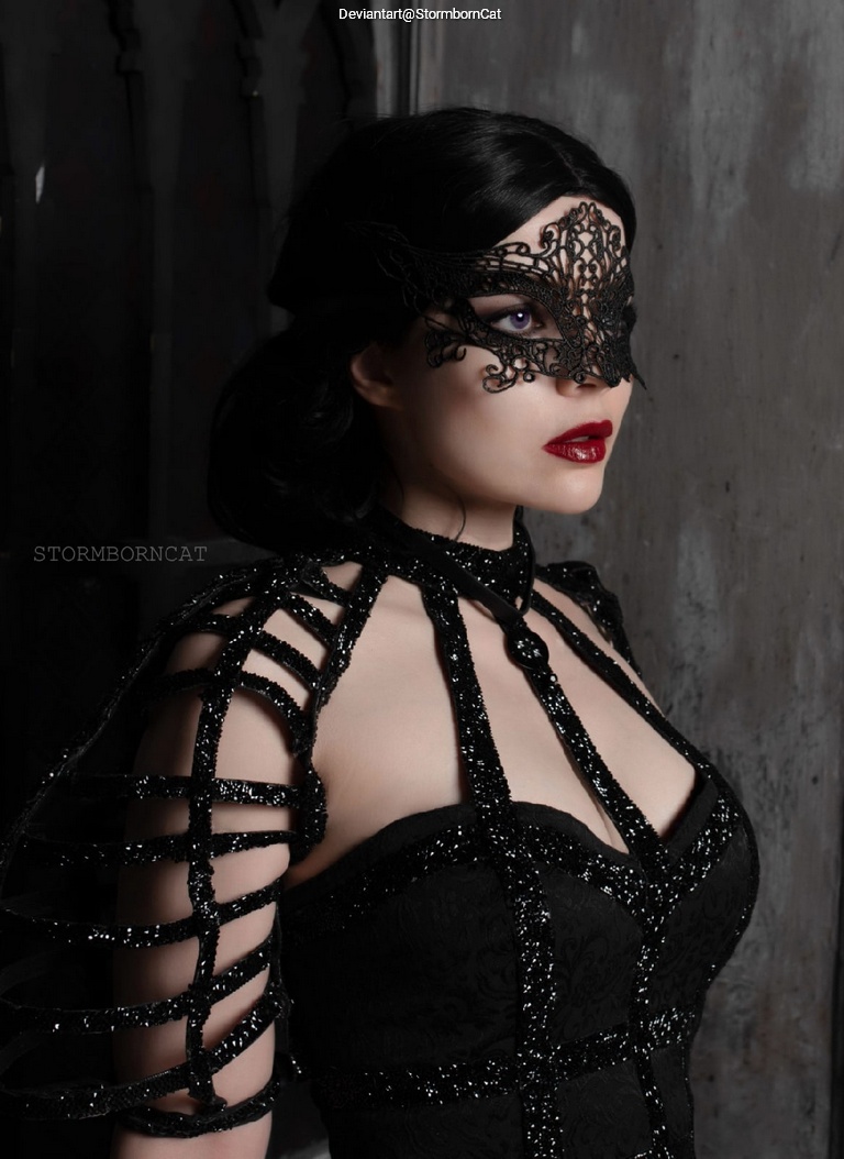 The Witcher (TV Series) - Yennefer of Vengerberg Cosplay character costume portrait