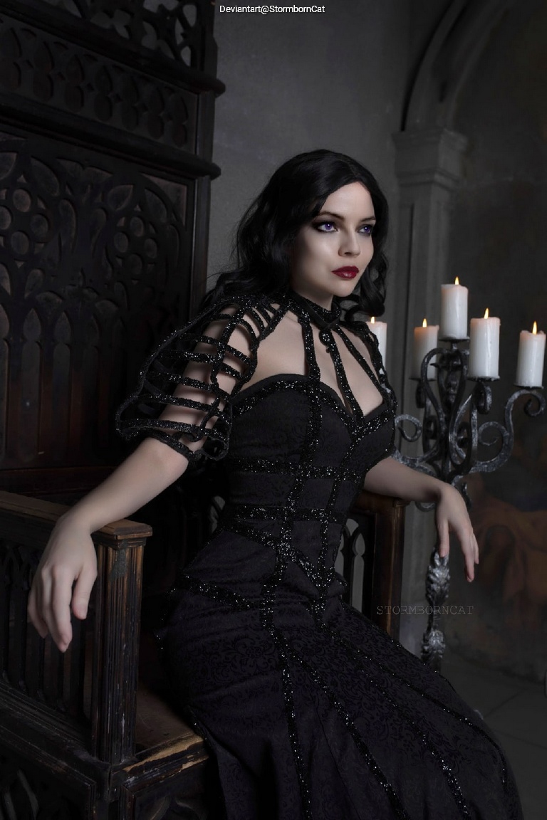 The Witcher (TV Series) - Yennefer of Vengerberg Cosplay full body portrait