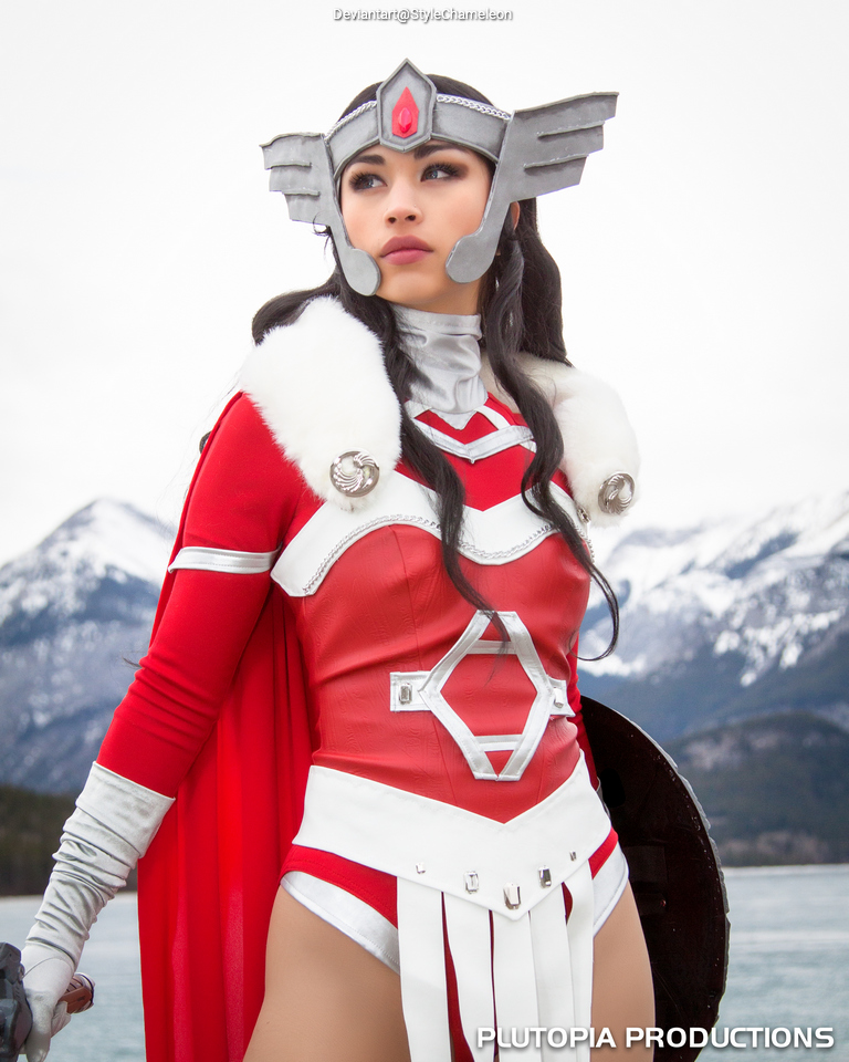 Thor (Vol 2) #1 - Sif (Shield Maiden of Asgard) Cosplay full body portrait