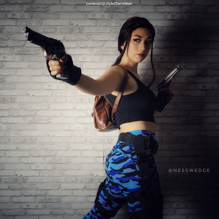 Tomb Raider 3 - Lara Croft (Nevada Camouflage) Cosplay full body character photo