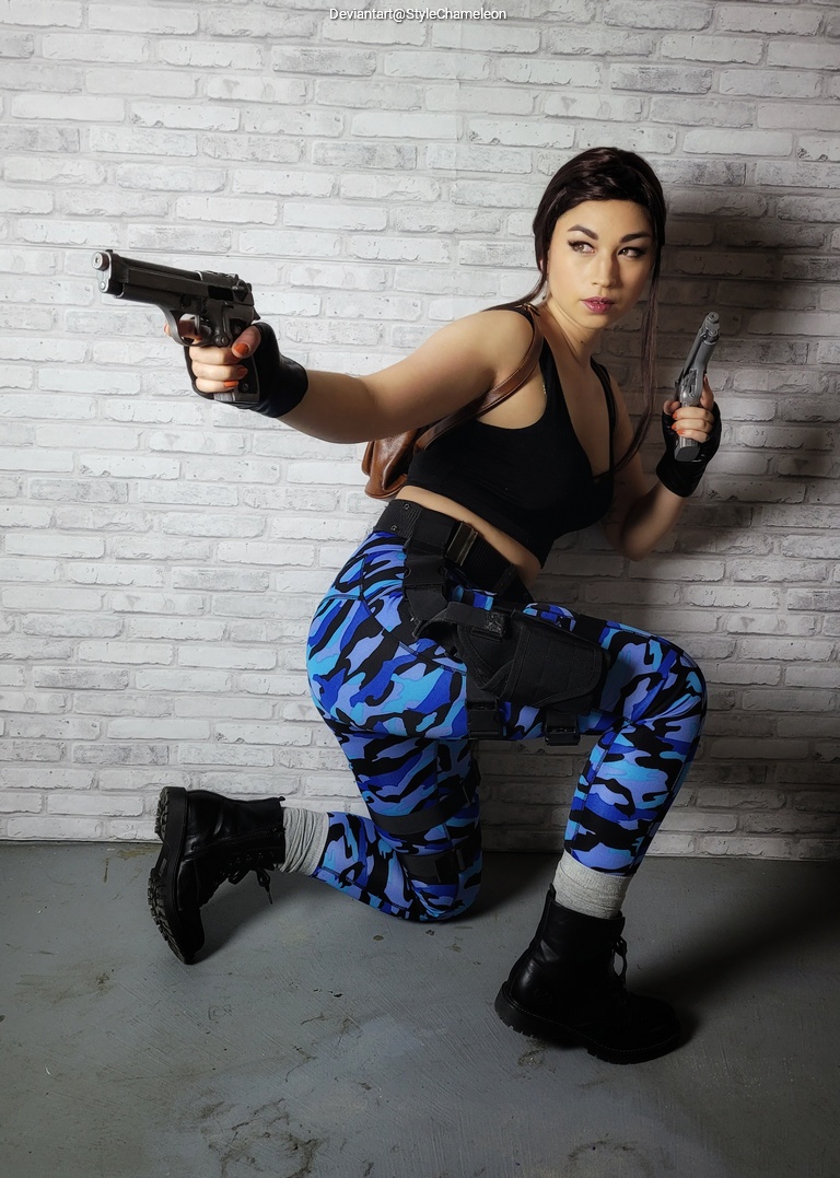 Tomb Raider 3 - Lara Croft (Nevada Camouflage) Cosplay full length photo