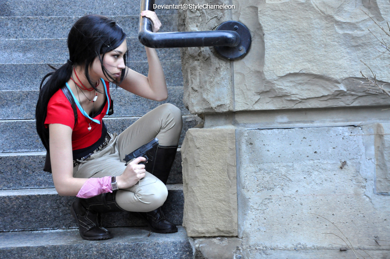 Uncharted 2 - Among Thieves - Chloe Frazer Cosplay full body portrait