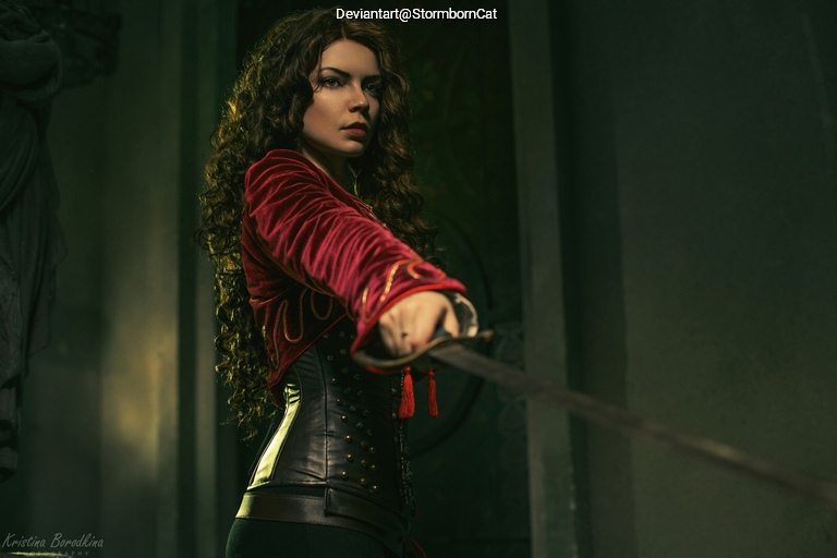 Van Helsing - Anna Valerious Cosplay full body character photo
