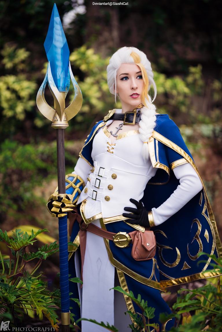 World of Warcraft - Battle for Azeroth - Jaina Proudmoore Cosplay full length photo