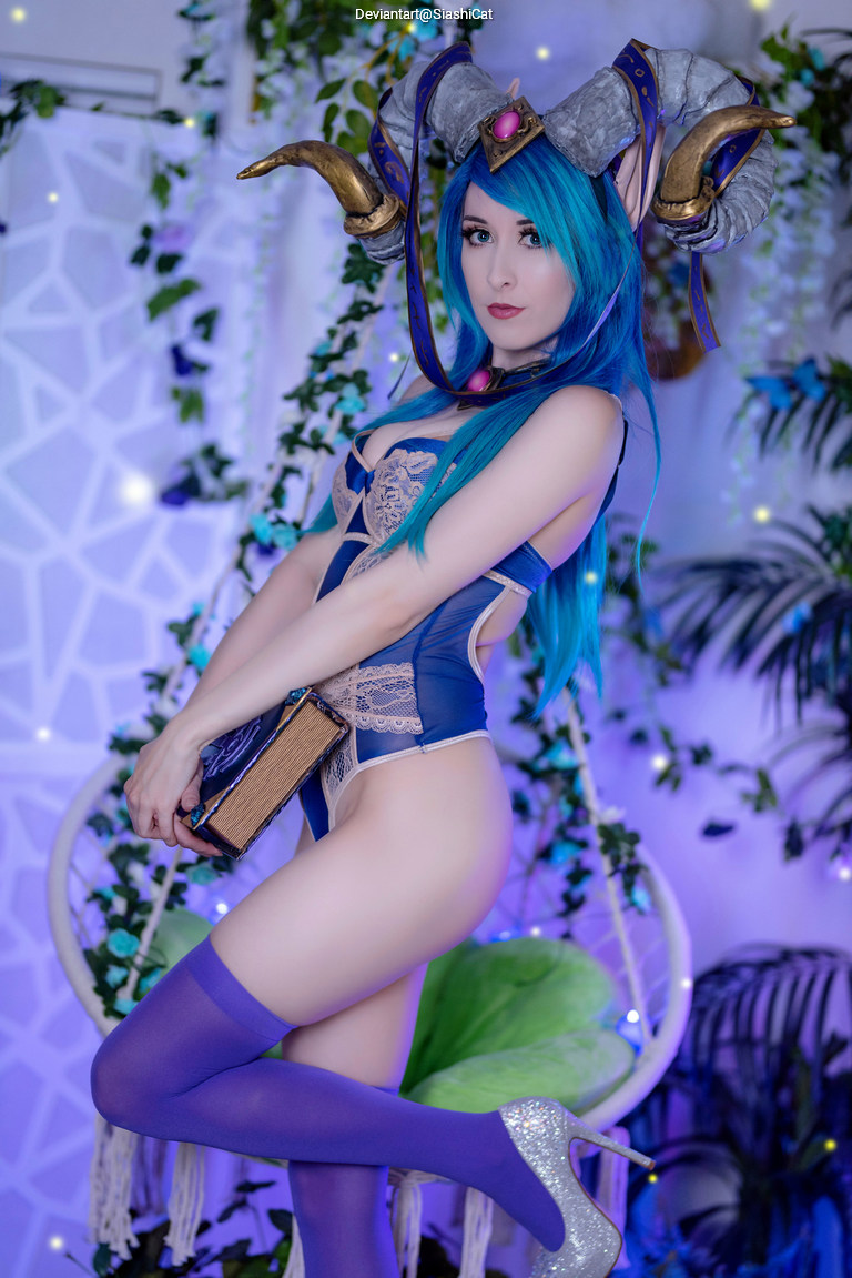 World of Warcraft - Cataclysm - Tarecgosa (Lingerie) Cosplay full body portrait