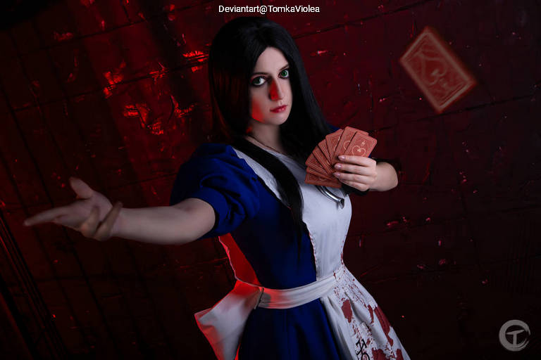 Alice - Madness Returns - Alice Cosplay full length photo