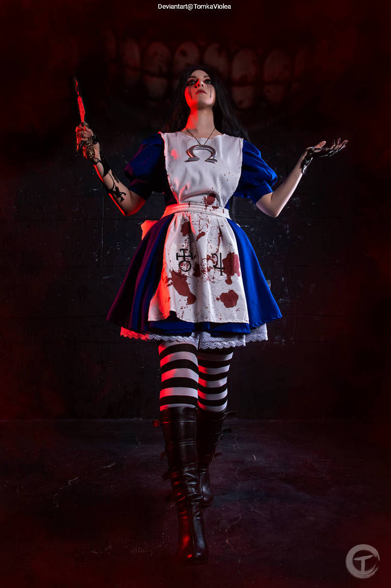 Alice - Madness Returns - Alice Cosplay character portrait photography