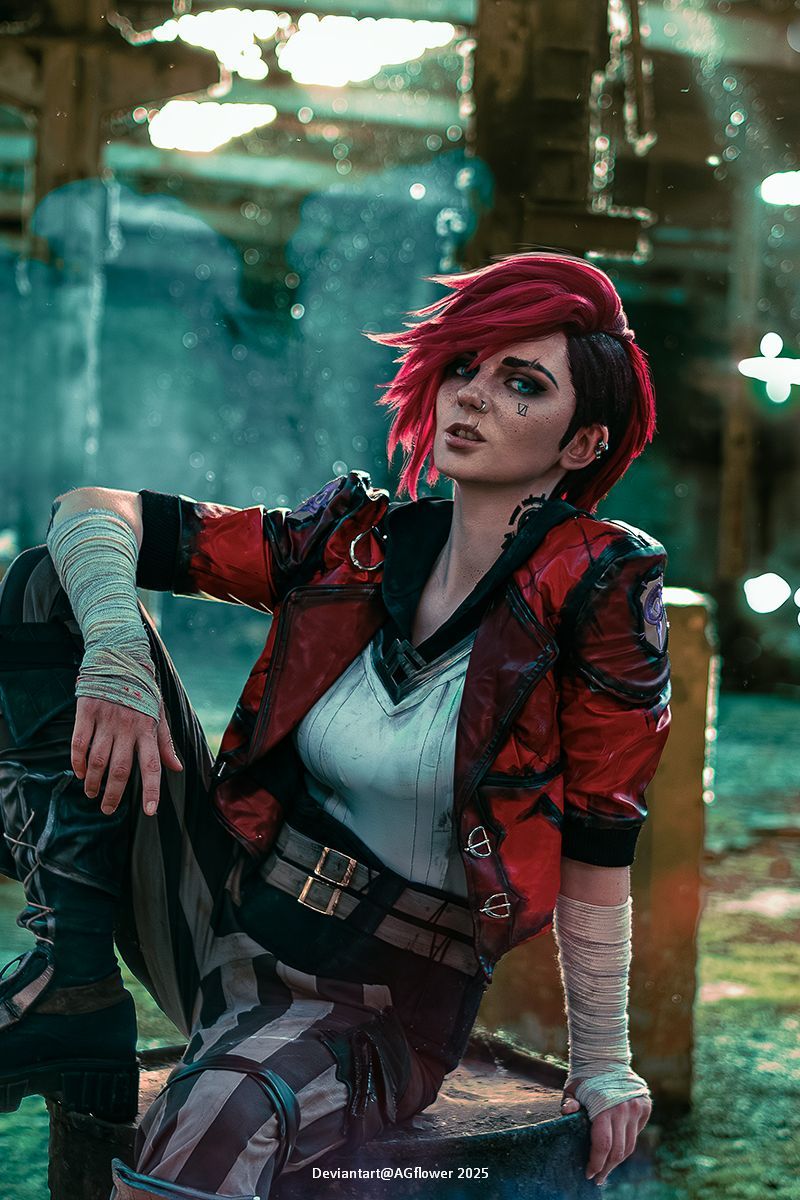 Arcane - League of Legends - Vi (Arcane) (The Piltover Enforcer) Cosplay full body portrait