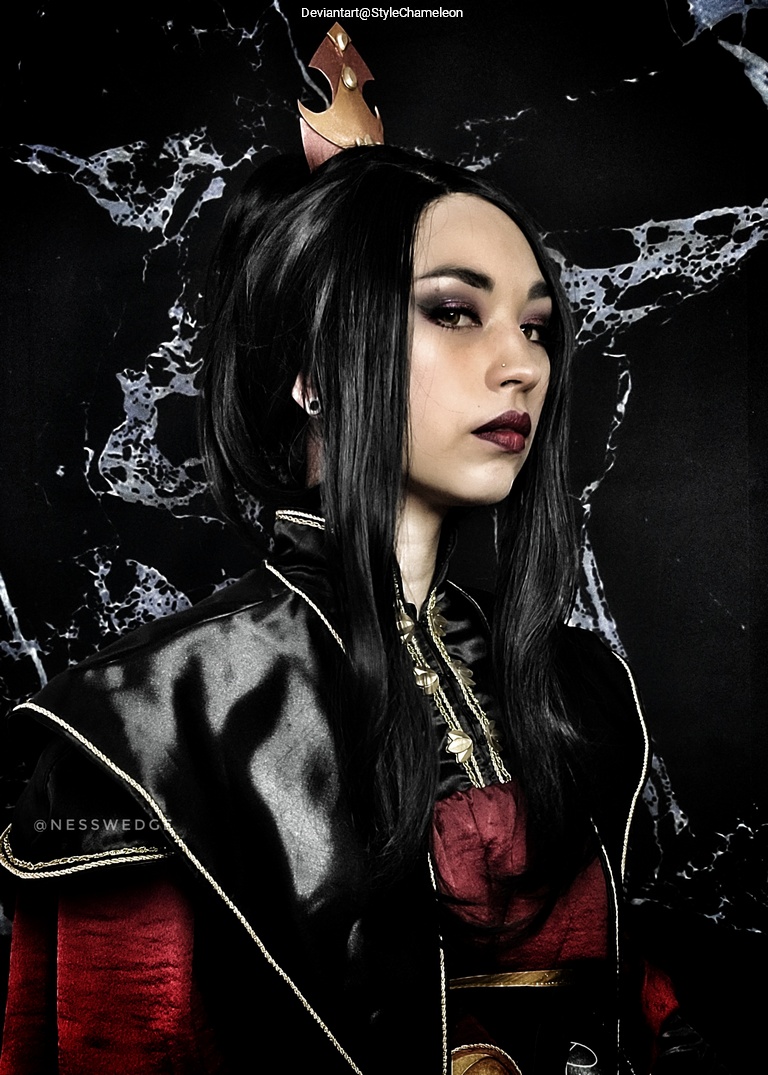 Avatar - The Last Airbender - Azula Cosplay full length photo