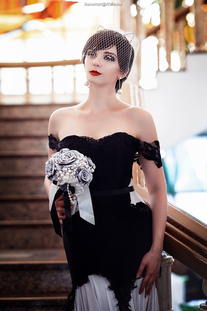 Batman - Catwoman (Selina Kyle) (Casual) Cosplay full body portrait
