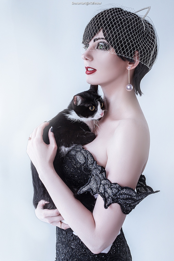 Batman - Catwoman (Selina Kyle) (Casual) Cosplay anime character costume photo