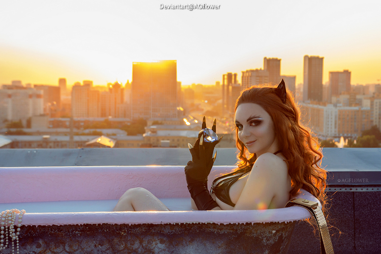 Batman - Catwoman (Selina Kyle) (Swimsuit) Cosplay full body character photo