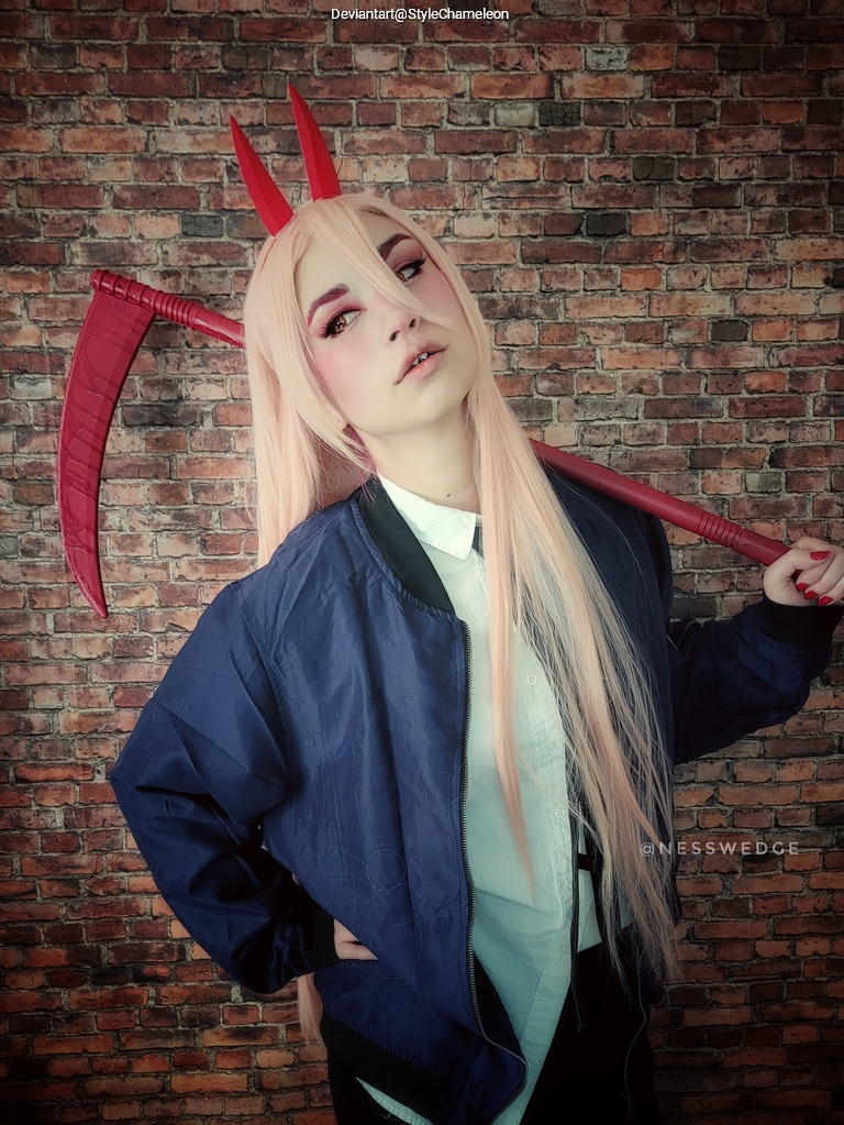 Chainsaw Man - Power (Blood Fiend) Cosplay full length photo