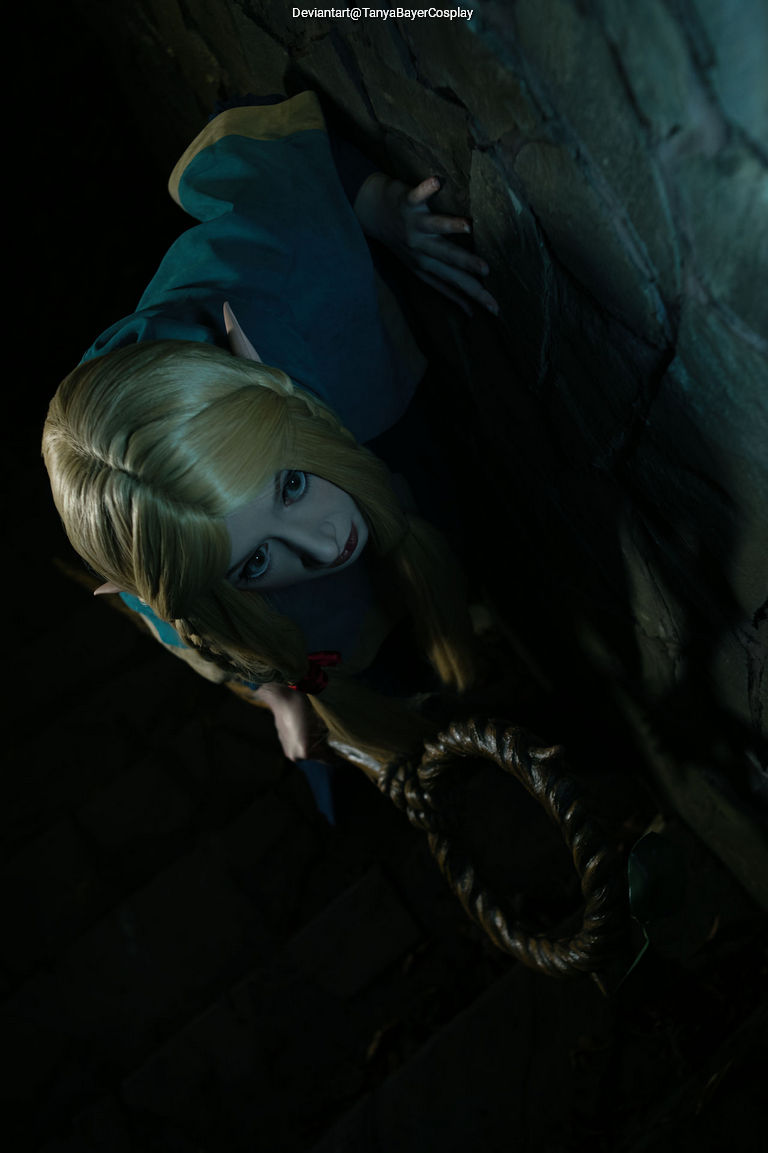 Delicious in Dungeon - Marcille Donato (The Lord of the Dungeon) Cosplay full length photo