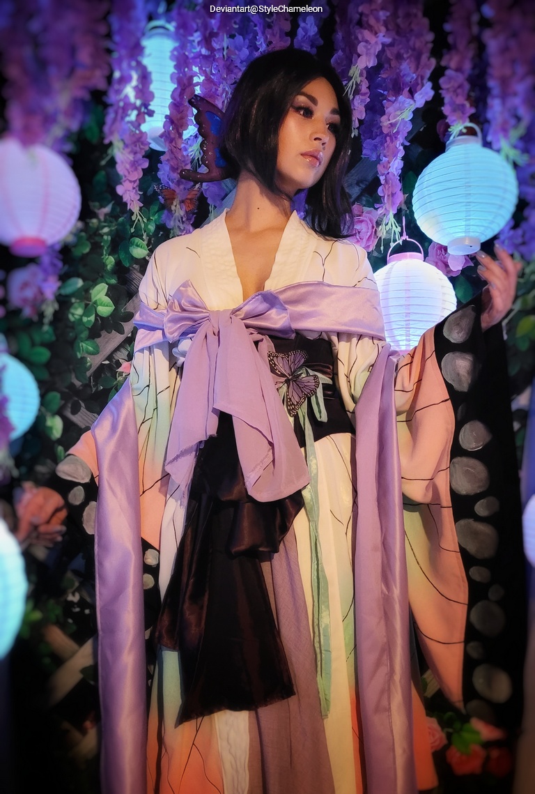 Demon Slayer - Shinobu Kocho Cosplay costume showcase portrait