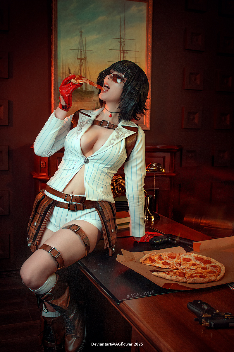 Devil May Cry 5 - Mary (Lady) (The Walking Arsenal) Cosplay full body portrait