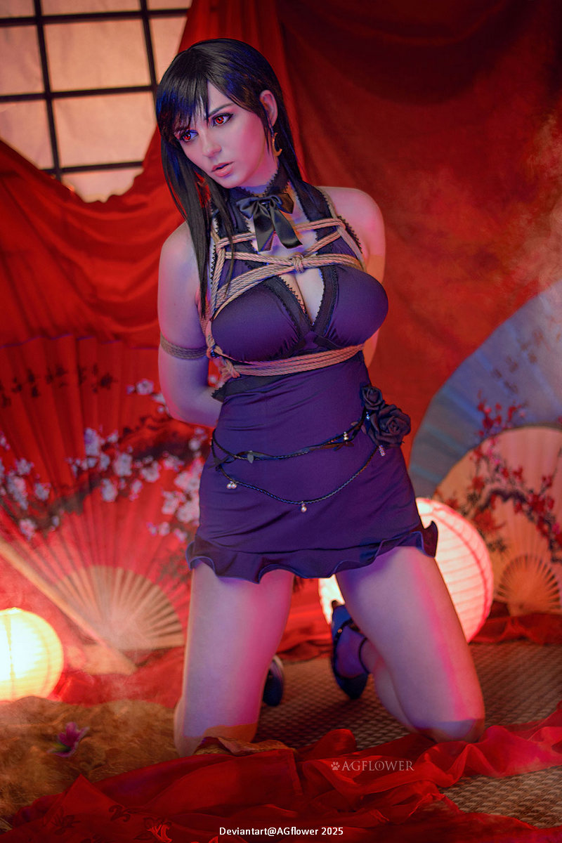 Final Fantasy 7 - Remake - Tifa Lockhart (Shibari) Cosplay full body portrait