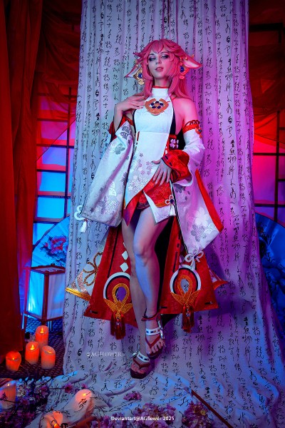 Genshin Impact - Yae Miko (Astute Amusement) Cosplay