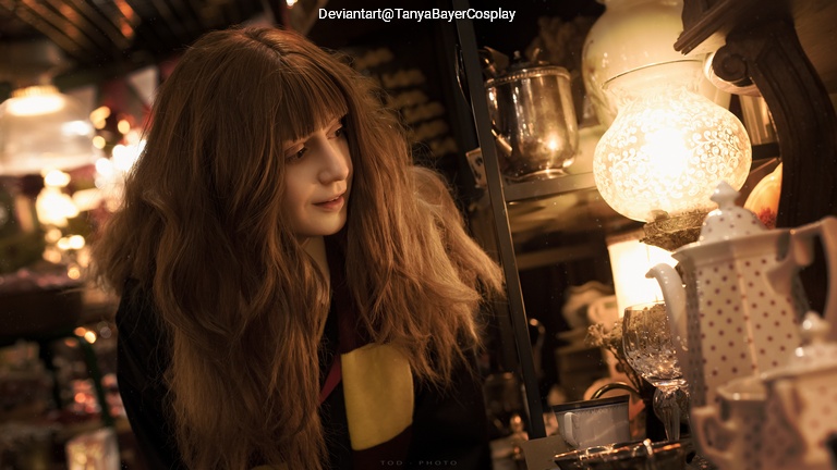 Harry Potter - Hermione Granger Cosplay character recreation portrait