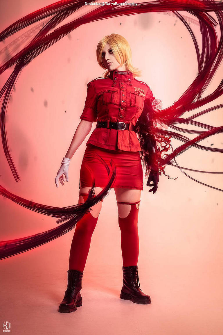 Hellsing Ultimate - Seras Victoria Cosplay full length photo