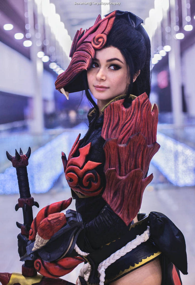 Monster Hunter World - Odogaron Cosplay full body character photo
