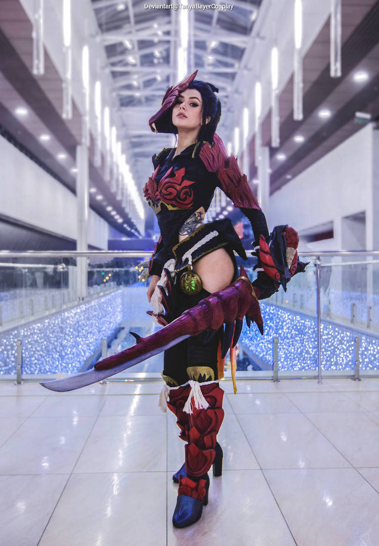 Monster Hunter World - Odogaron Cosplay full length photo