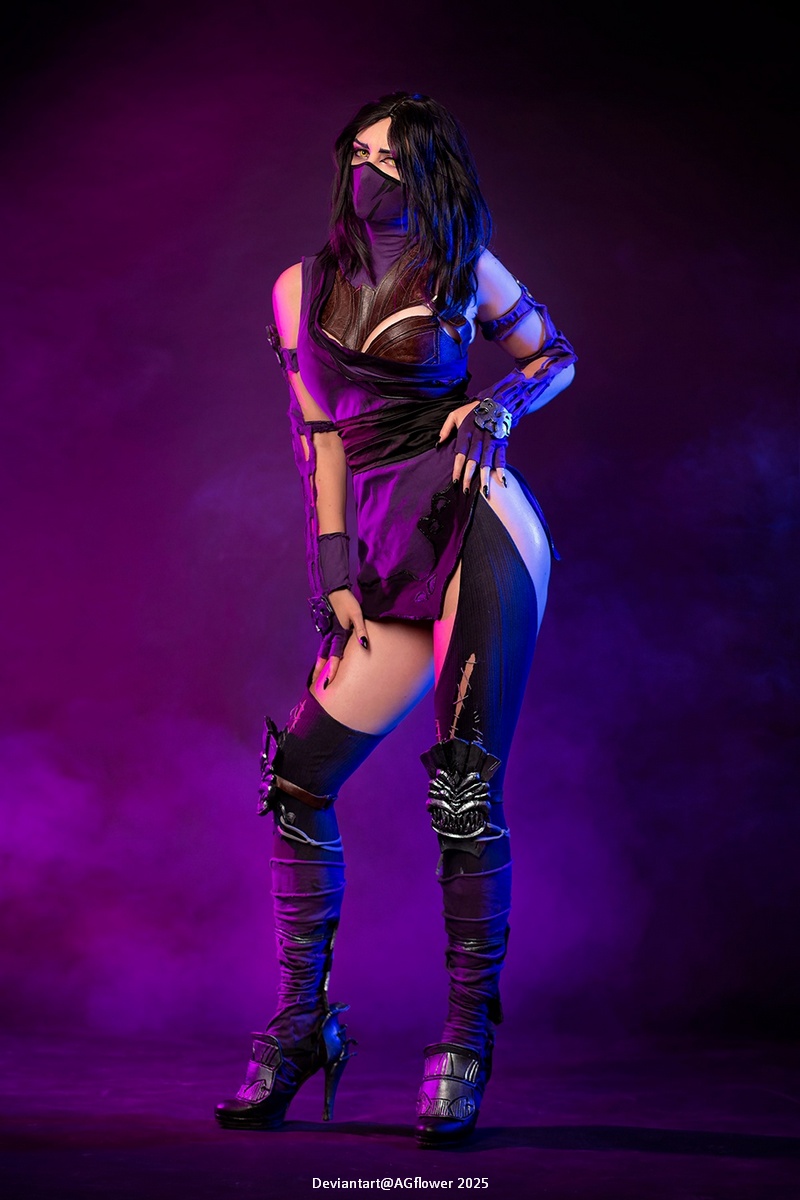 Mortal Kombat - Remake - Mileena (The Ravenous Clone) Cosplay character costume portrait