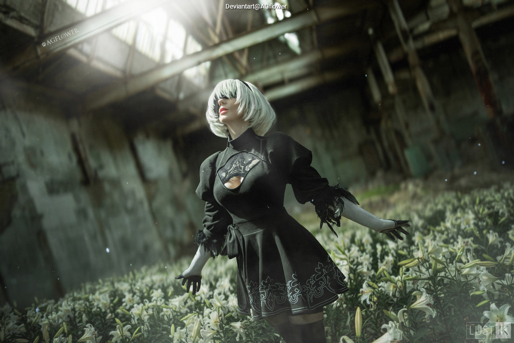 NieR AutomatA - 2B (YoRHa No.2 Type-B) Cosplay full body portrait