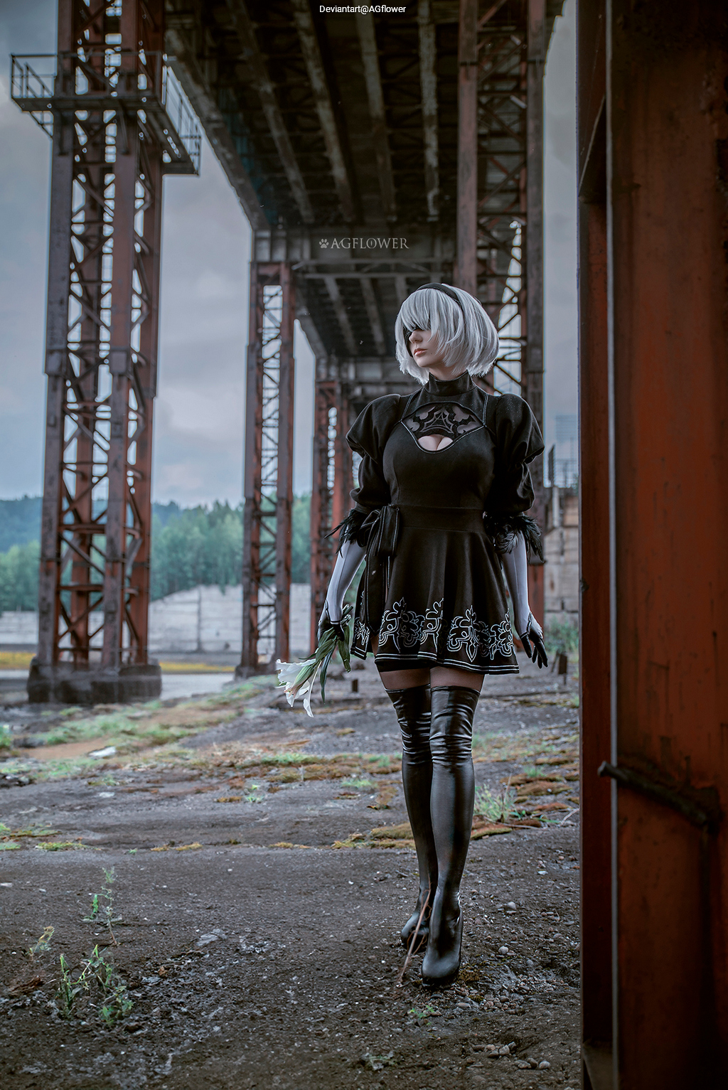 NieR AutomatA - 2B (YoRHa No.2 Type-B) Cosplay full length character portrait