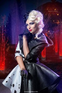 One Hundred and One Dalmatians - Cruella (Cruella De Vil) Cosplay