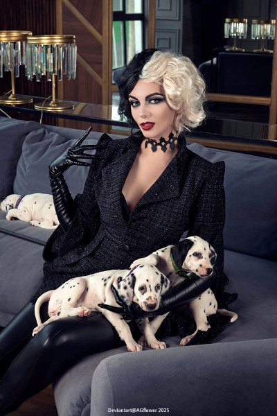 One Hundred and One Dalmatians - Cruella (Cruella De Vil) Cosplay