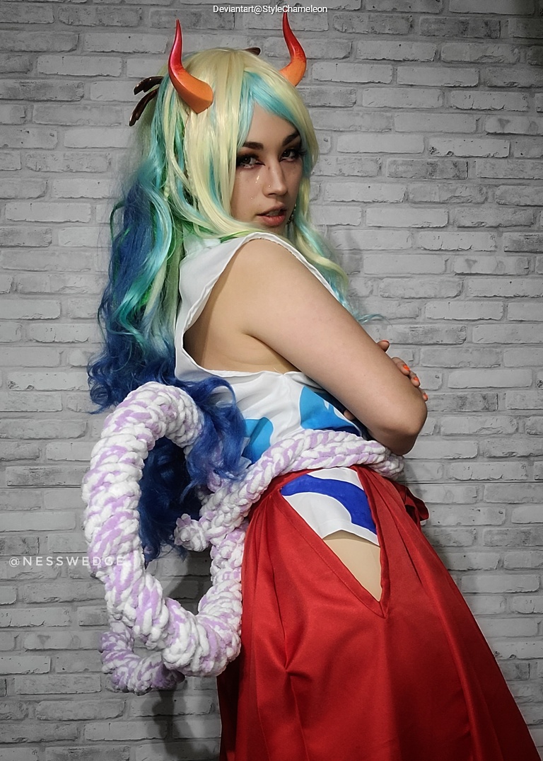 One Piece - Yamato (Kozuki Oden) (Oni Princess) Cosplay full body portrait photography