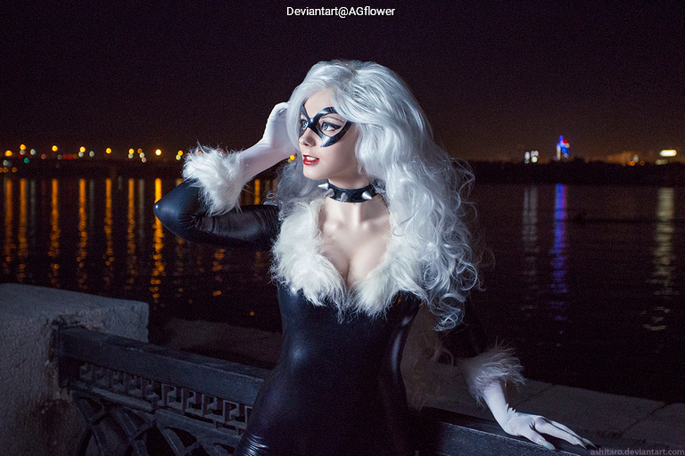 Spider-Man - Felicia Hardy (Black Cat) Cosplay full length character portrait