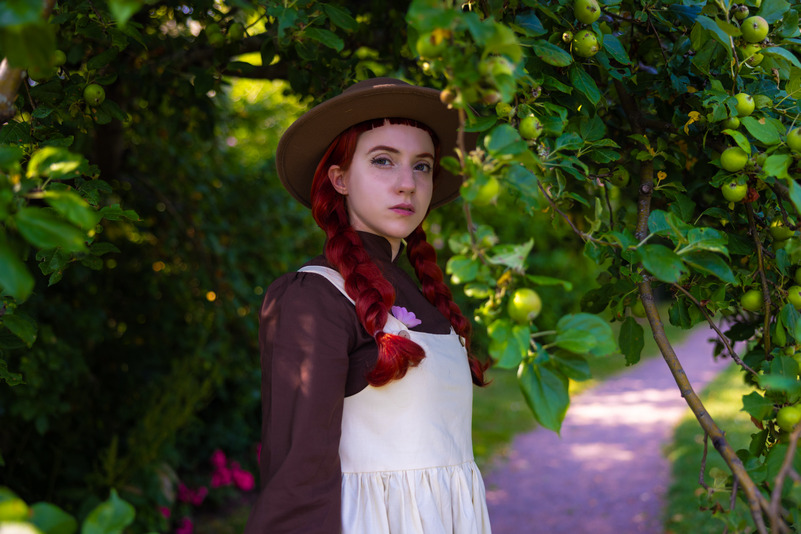 Anne Shirley - Anne Shirley Cosplay - full length character portrait