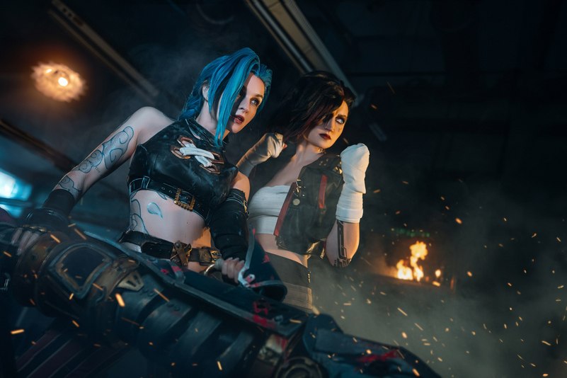Arcane - League of Legends - Jinx Cosplay full body portrait