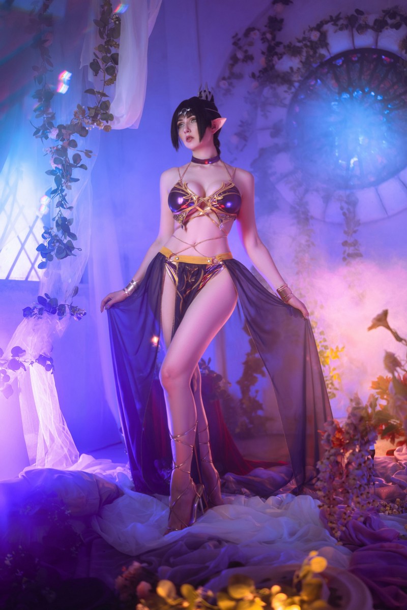 Baldurs Gate 3 - Shadowheart (Jenevelle Hallowleaf) Cosplay full length photo