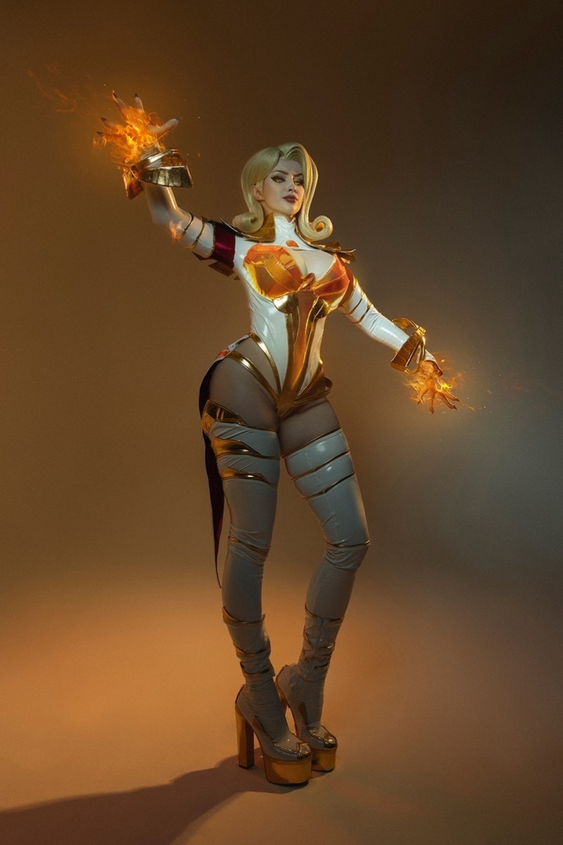 Clair Obscur Expedition 33 Lune Cosplay 2