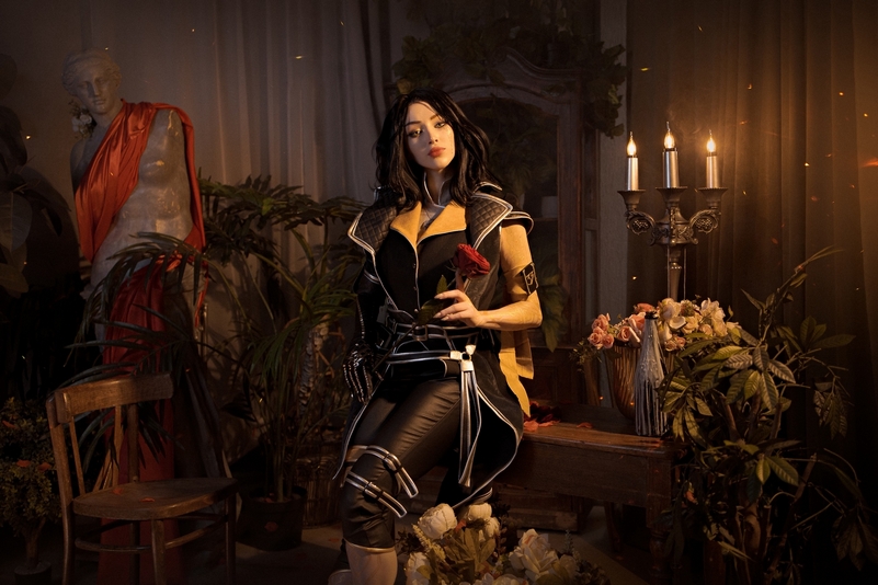 Clair Obscur - Expedition 33 - Lune Cosplay character costume portrait