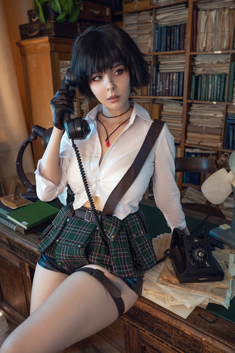 Devil May Cry 3 - Dantes Awakening - Lady Cosplay - costume focus