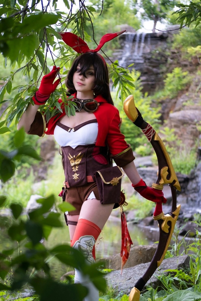 Genshin Impact - Amber Cosplay full body portrait