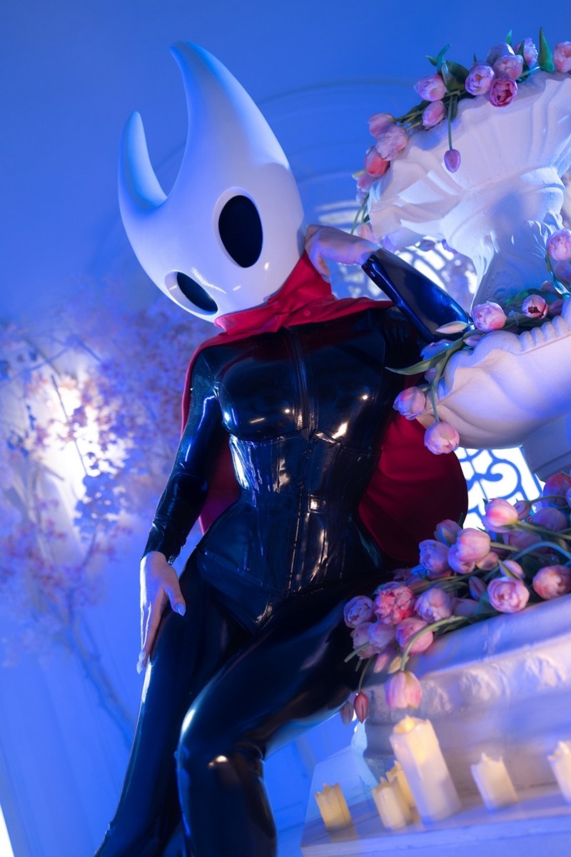 Hollow Knight - Silksong - Hornet Cosplay full body portrait