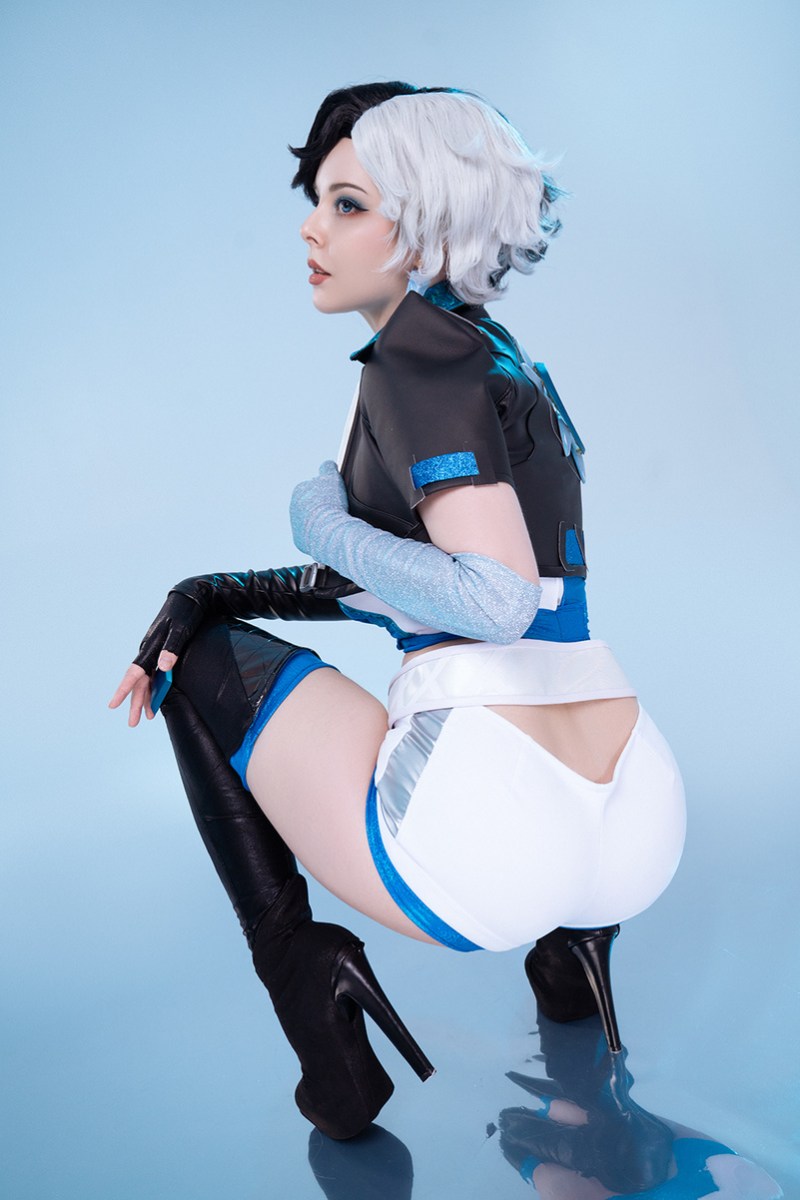 Marvel Rivals - Seol Hee (Luna Snow) Cosplay full body portrait