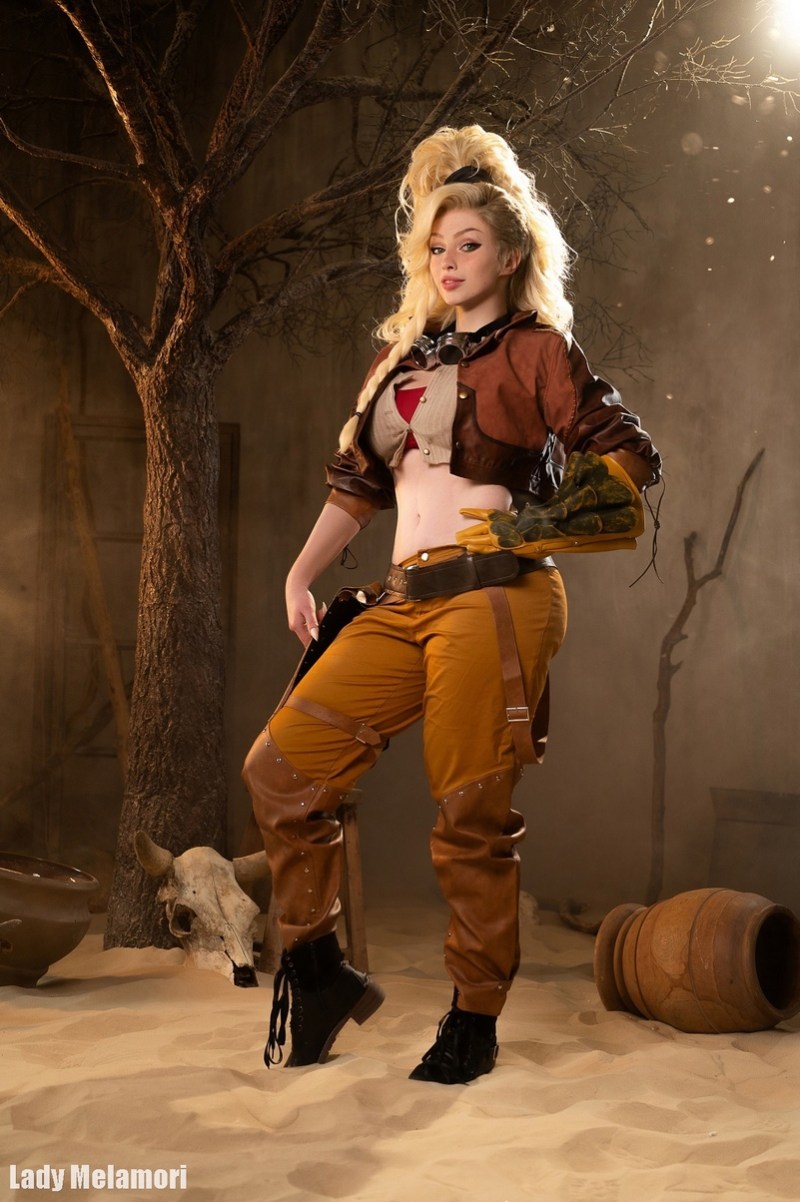 Monster Hunter Wilds - Gemma (Little Miss Forge) Cosplay full body portrait