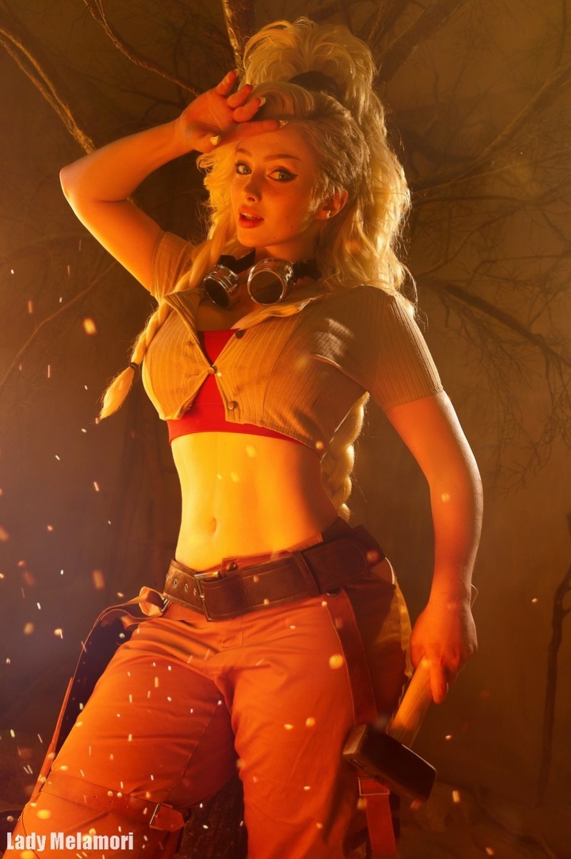 Monster Hunter Wilds - Gemma (Little Miss Forge) Cosplay character portrait photography