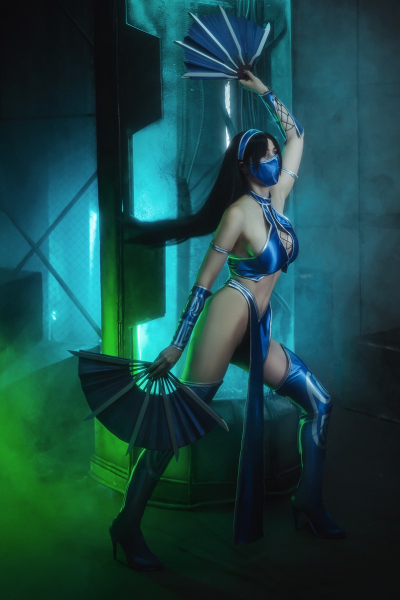 Mortal Kombat - Remake - Kitana Cosplay - cinematic costume portrait