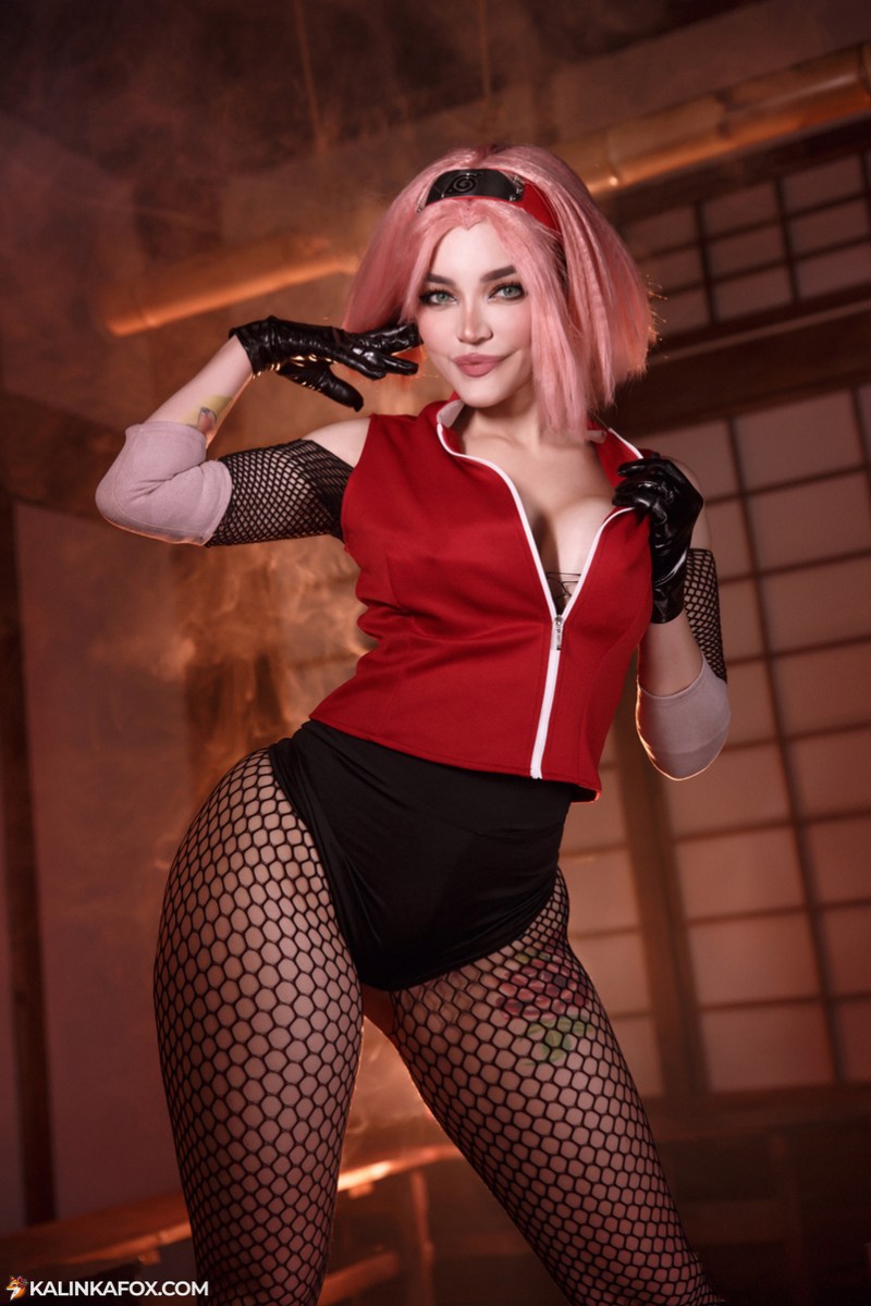 Naruto Shippuden - Sakura Haruno Cosplay full body portrait